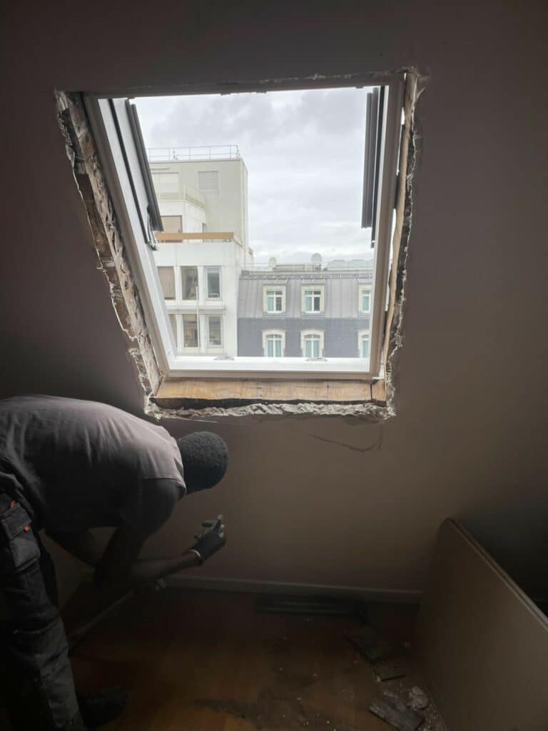 Pendant travaux - Lucarne devenue un velux plus lumineux plus confortable - charpentier couvreur Bourgis père & fils